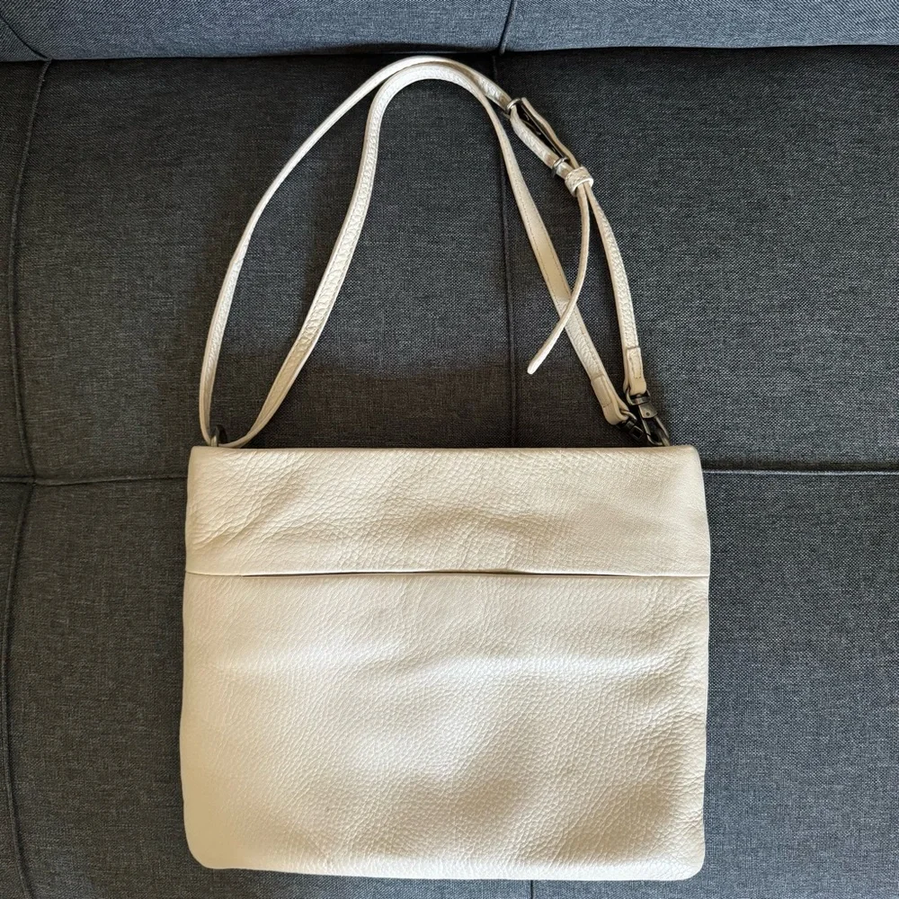 The Sak 100% Leather Cream Shoulder Bag - Picture 4 of 16